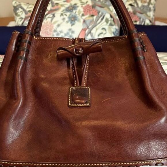 Elegant Brown Leather Handbag Dooney &Bourke - Picture 1 of 7
